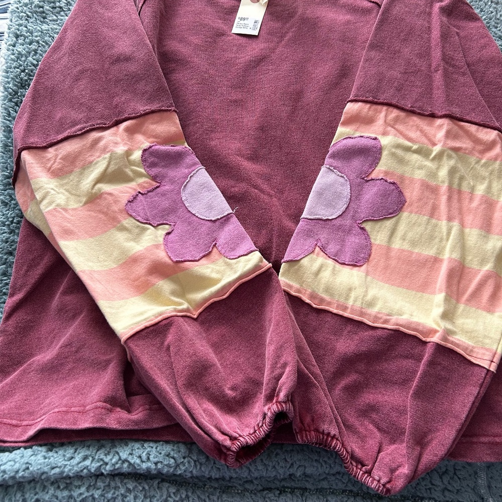 NWT easel 100% cotton top